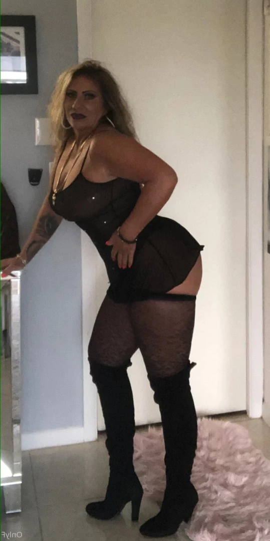 Queen Tots [ hottotrottots ] Onlyfans leaked photo 8489764 on Hotleaks.tv
