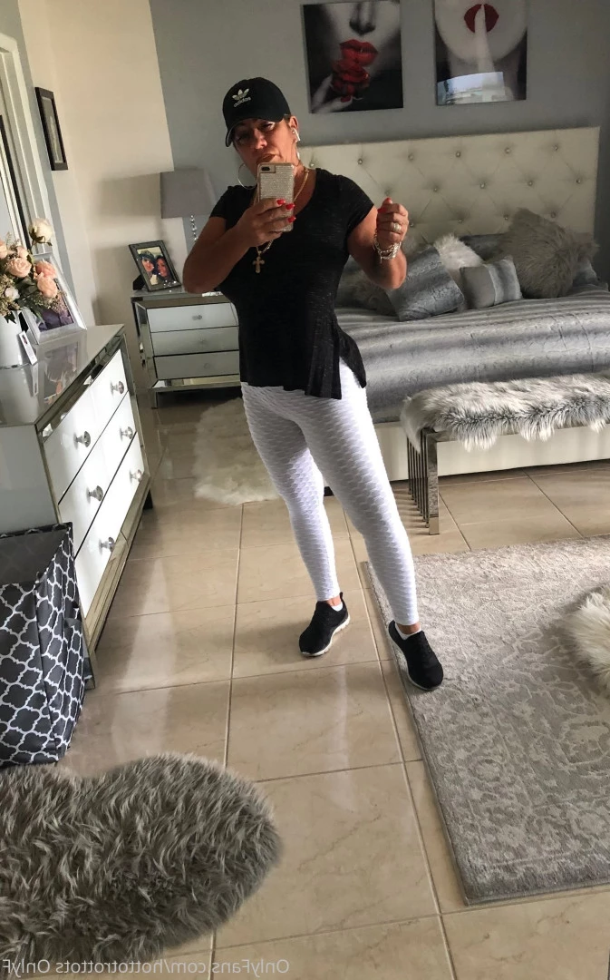 Queen Tots [ hottotrottots ] Onlyfans leaked photo 8489914 on Hotleaks.tv