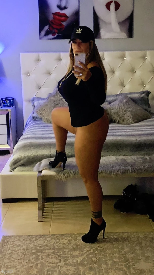Queen Tots [ hottotrottots ] Onlyfans leaked photo 8489966 on Hotleaks.tv