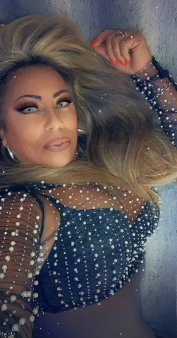 Queen Tots [ hottotrottots ] Onlyfans leaked photo 8490812 on Hotleaks.tv
