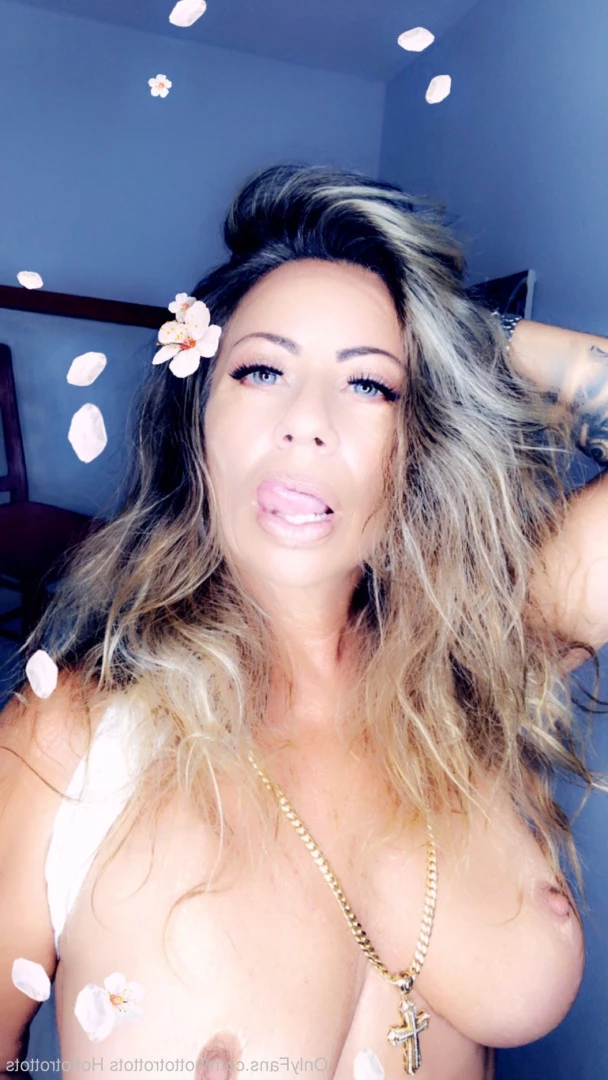 Queen Tots [ hottotrottots ] Onlyfans leaked photo 8492334 on Hotleaks.tv