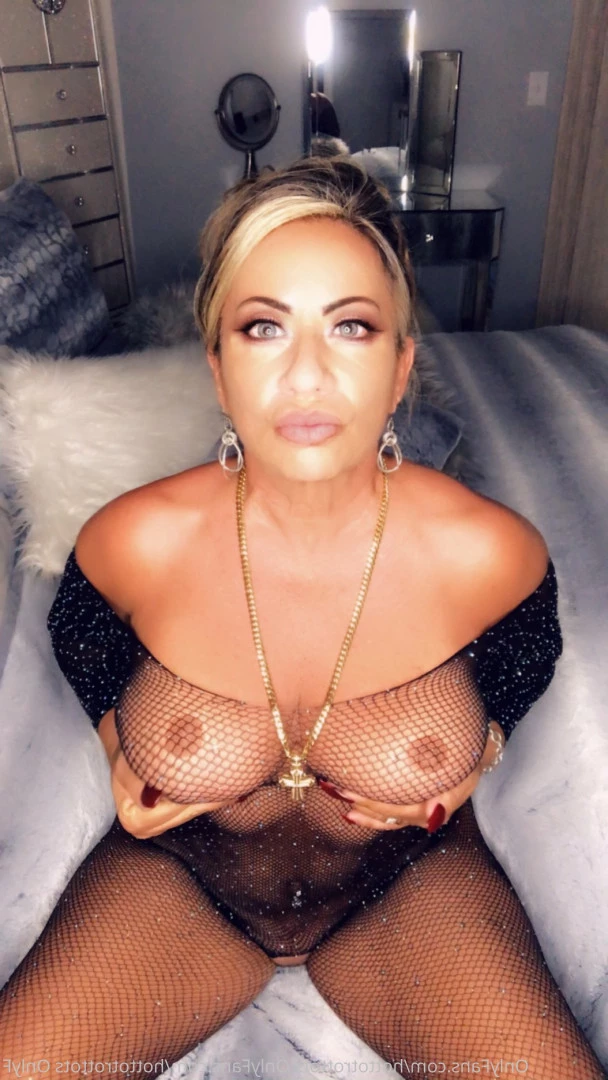 Queen Tots [ hottotrottots ] Onlyfans leaked photo 8493439 on Hotleaks.tv
