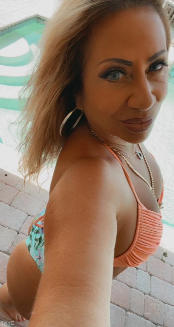 Queen Tots [ hottotrottots ] Onlyfans leaked photo 8493643 on Hotleaks.tv
