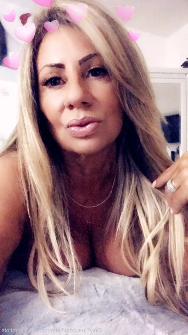 Queen Tots [ hottotrottots ] Onlyfans leaked photo 8493927 on Hotleaks.tv