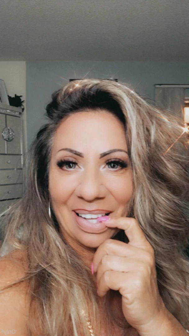 Queen Tots [ hottotrottots ] Onlyfans leaked photo 8494305 on Hotleaks.tv