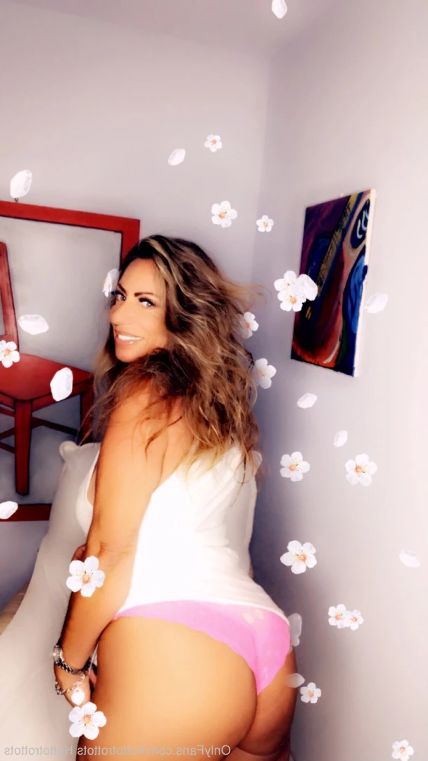 Queen Tots [ hottotrottots ] Onlyfans leaked photo 8494751 on Hotleaks.tv