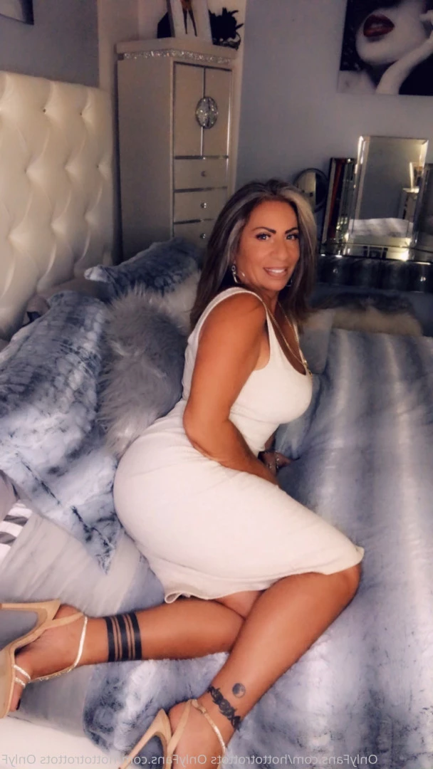 Queen Tots [ hottotrottots ] Onlyfans leaked photo 8494820 on Hotleaks.tv
