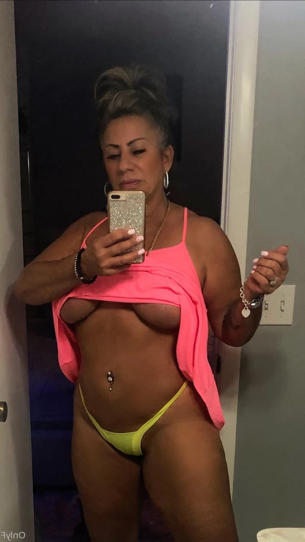 Queen Tots [ hottotrottots ] Onlyfans leaked photo 8495450 on Hotleaks.tv