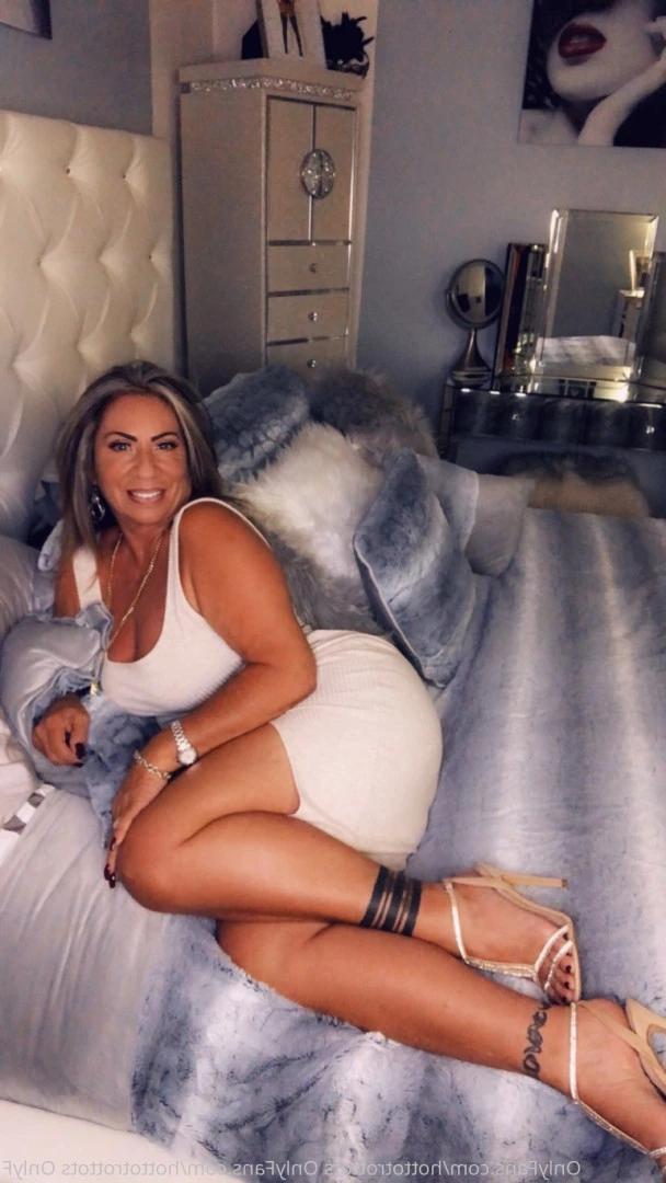 Queen Tots [ hottotrottots ] Onlyfans leaked photo 8496216 on Hotleaks.tv