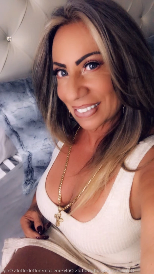 Queen Tots [ hottotrottots ] Onlyfans leaked photo 8497788 on Hotleaks.tv