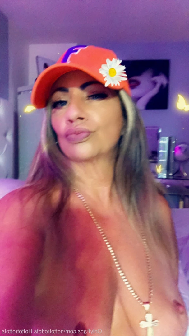 Queen Tots [ hottotrottots ] Onlyfans leaked photo 8498642 on Hotleaks.tv