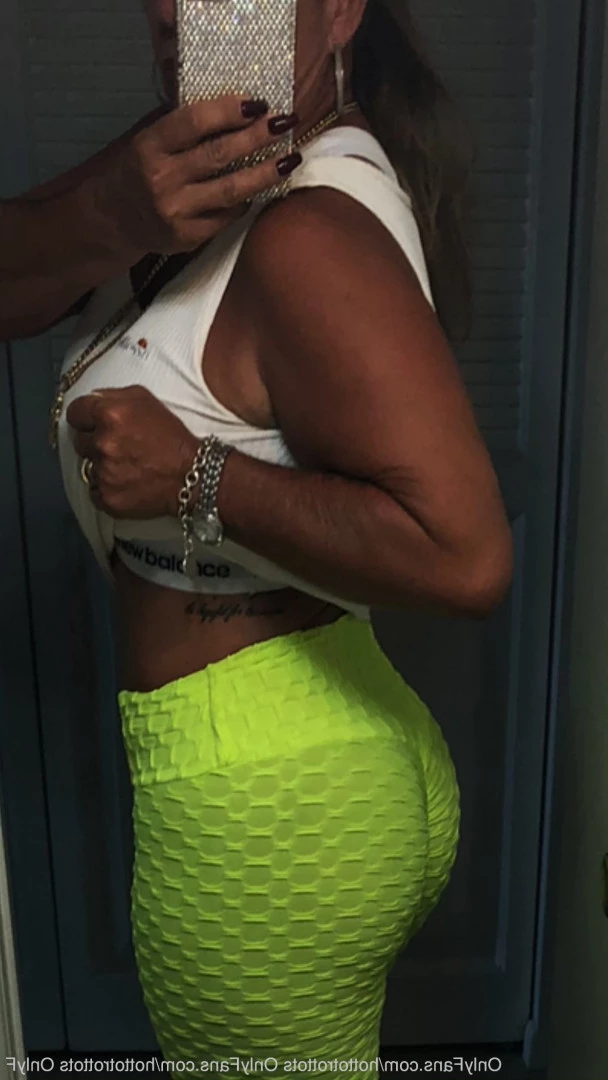 Queen Tots [ hottotrottots ] Onlyfans leaked photo 8498710 on Hotleaks.tv