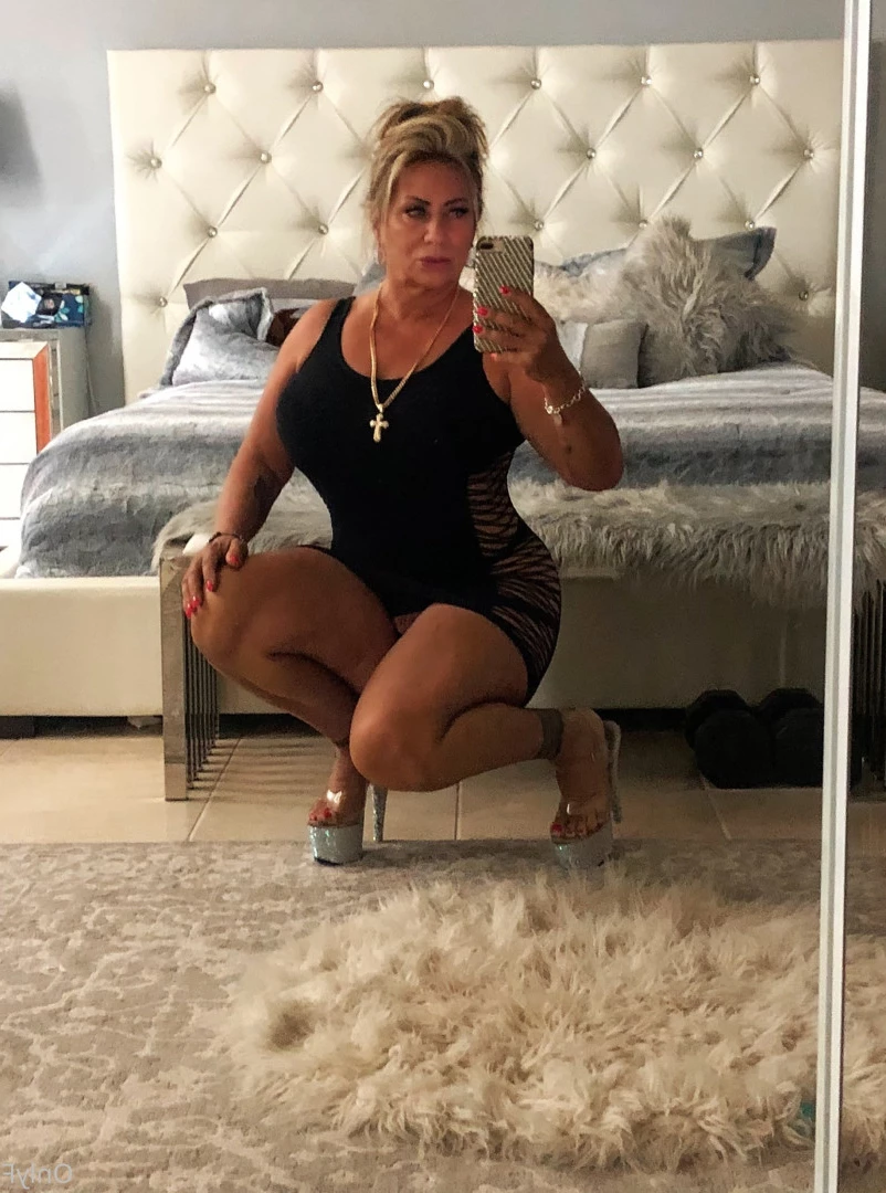Queen Tots [ hottotrottots ] Onlyfans leaked photo 8498862 on Hotleaks.tv