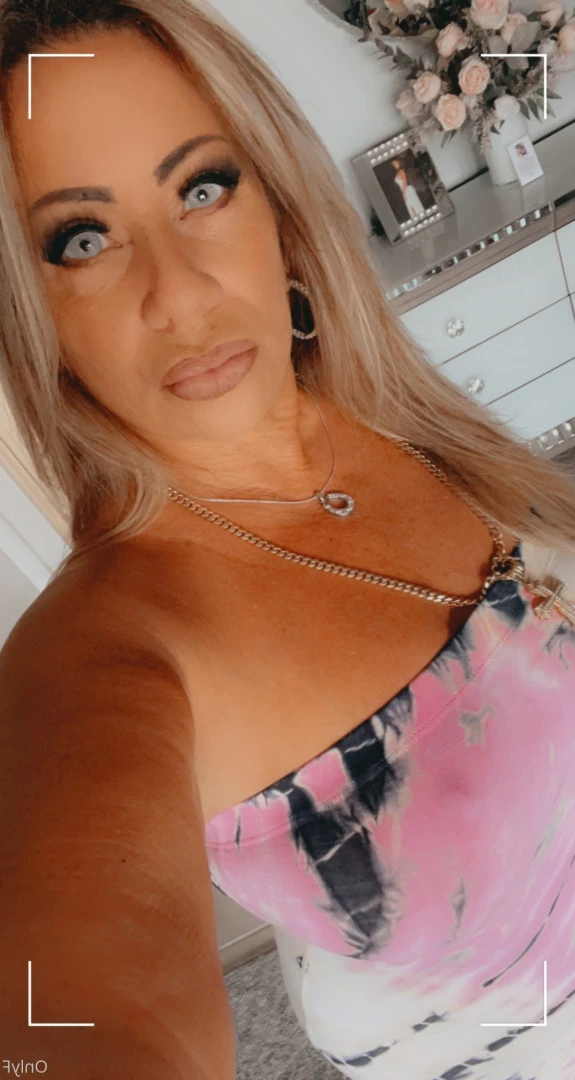 Queen Tots [ hottotrottots ] Onlyfans leaked photo 8499354 on Hotleaks.tv