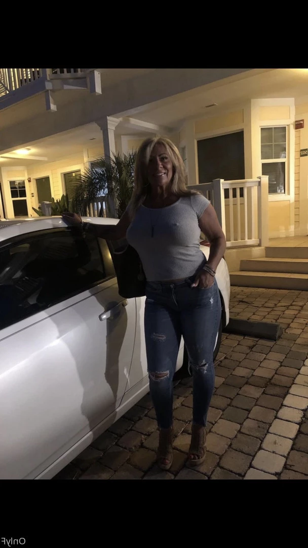 Queen Tots [ hottotrottots ] Onlyfans leaked photo 8500221 on Hotleaks.tv