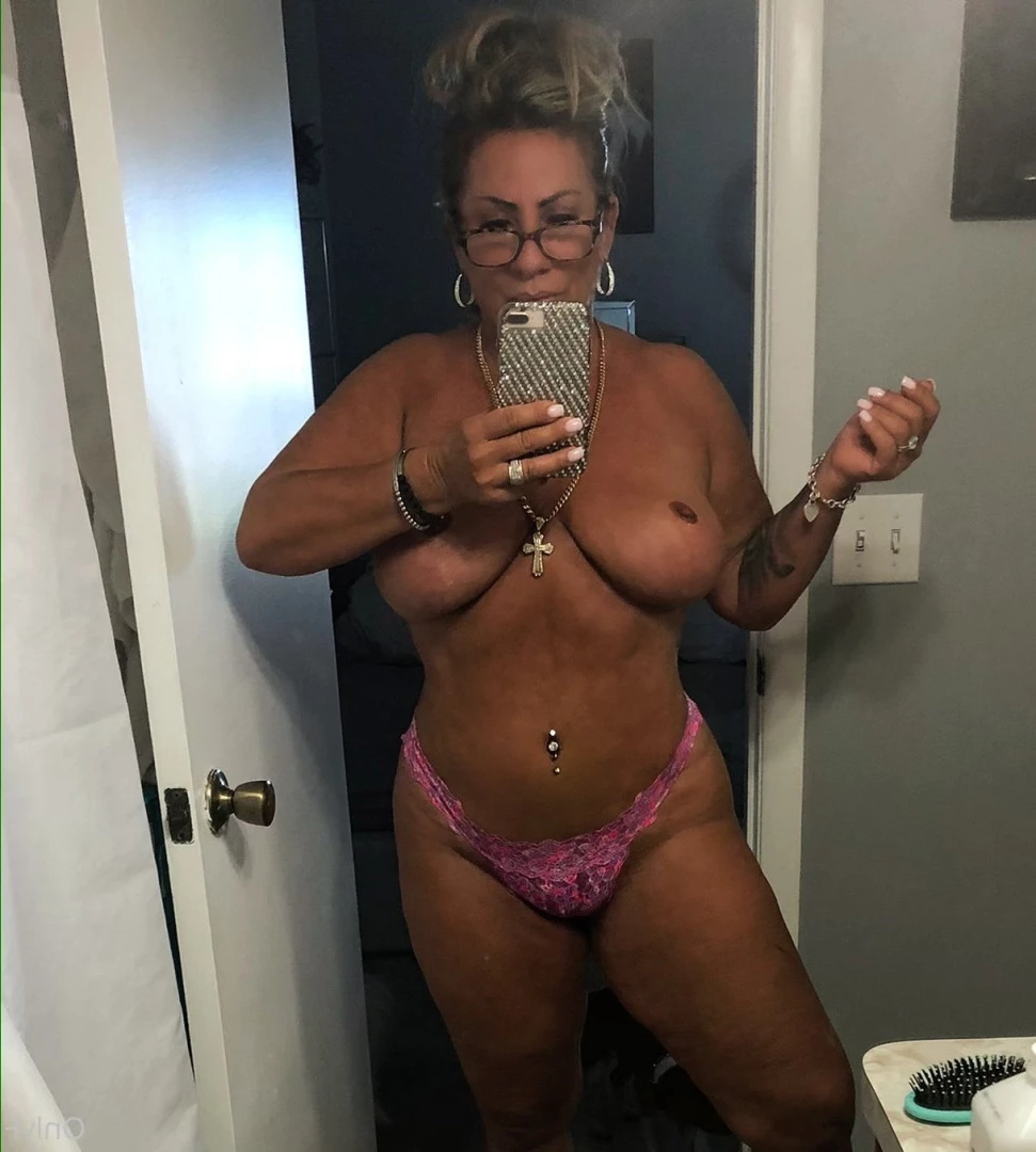 Queen Tots [ hottotrottots ] Onlyfans leaked photo 8502441 on Hotleaks.tv