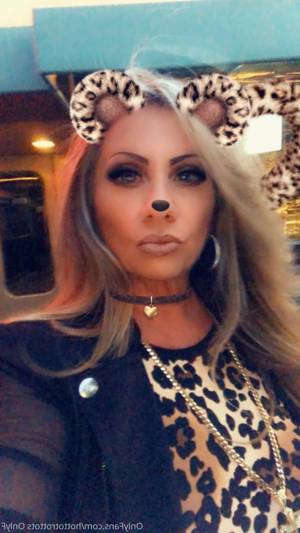 Queen Tots [ hottotrottots ] Onlyfans leaked photo 8503090 on Hotleaks.tv