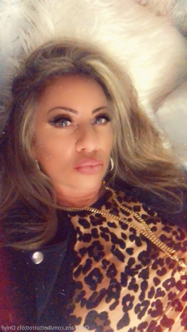 Queen Tots [ hottotrottots ] Onlyfans leaked photo 8504023 on Hotleaks.tv