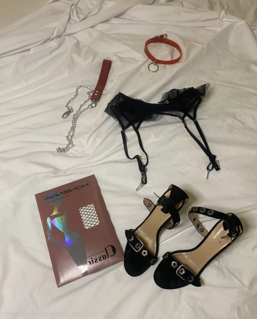 Hotwife4oldmen [ hotwife4oldermen ] Onlyfans leaked photo 8520249 on Hotleaks.tv