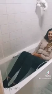 10383957
