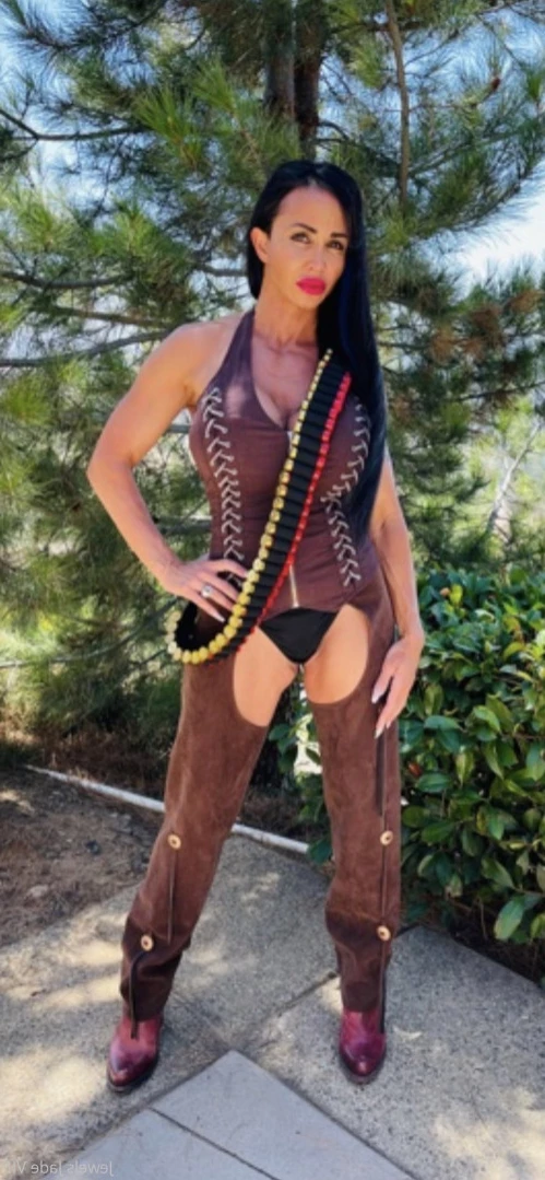 Jewels Jade [ jewels_jade_vip ] Onlyfans leaked photo 12010766 on Hotleaks.tv