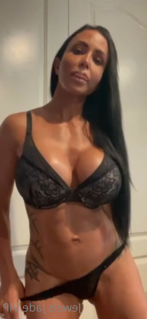 Jewels Jade [ jewels_jade_vip ] Onlyfans leaked photo 12863457 on Hotleaks.tv