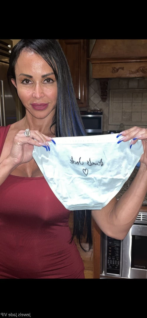 Jewels Jade [ jewels_jade_vip ] Onlyfans leaked photo 13172747 on Hotleaks.tv