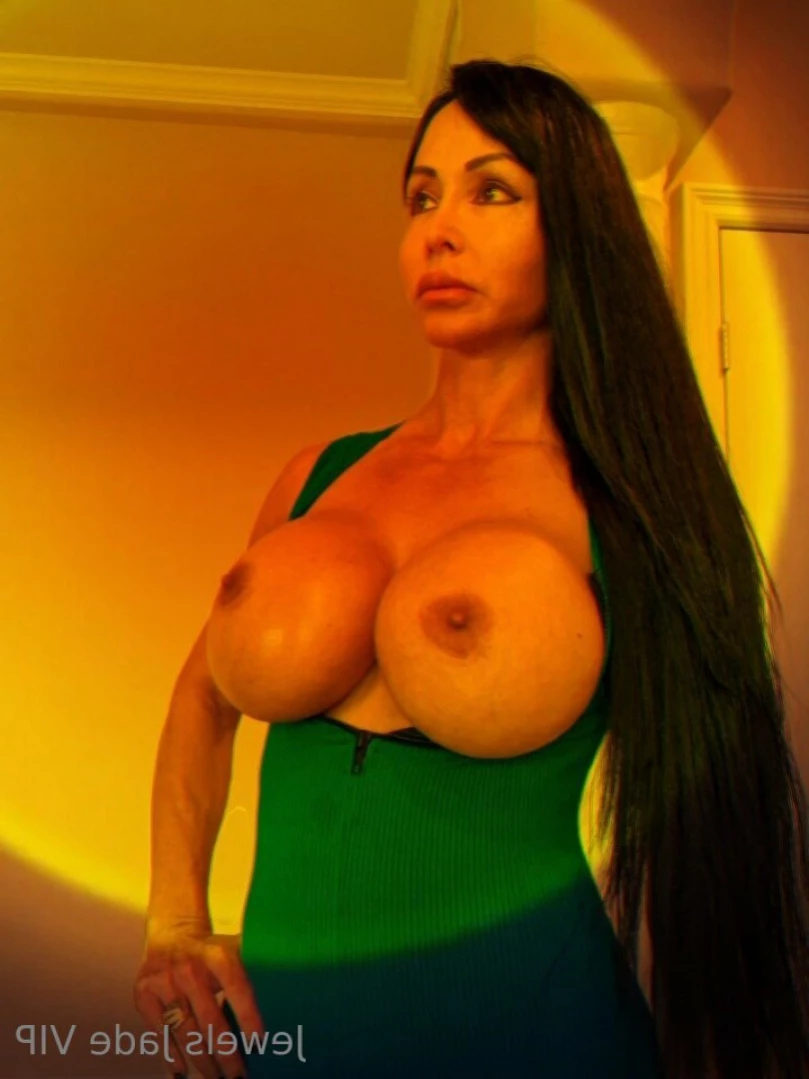 Jewels Jade [ jewels_jade_vip ] Onlyfans leaked photo 14323359 on Hotleaks.tv