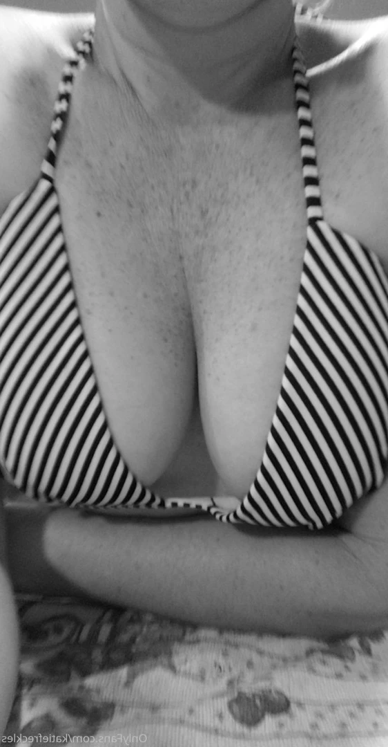 Katie Freckles 💋 [ katiefreckles ] Onlyfans leaked photo 10222144 on Hotleaks.tv