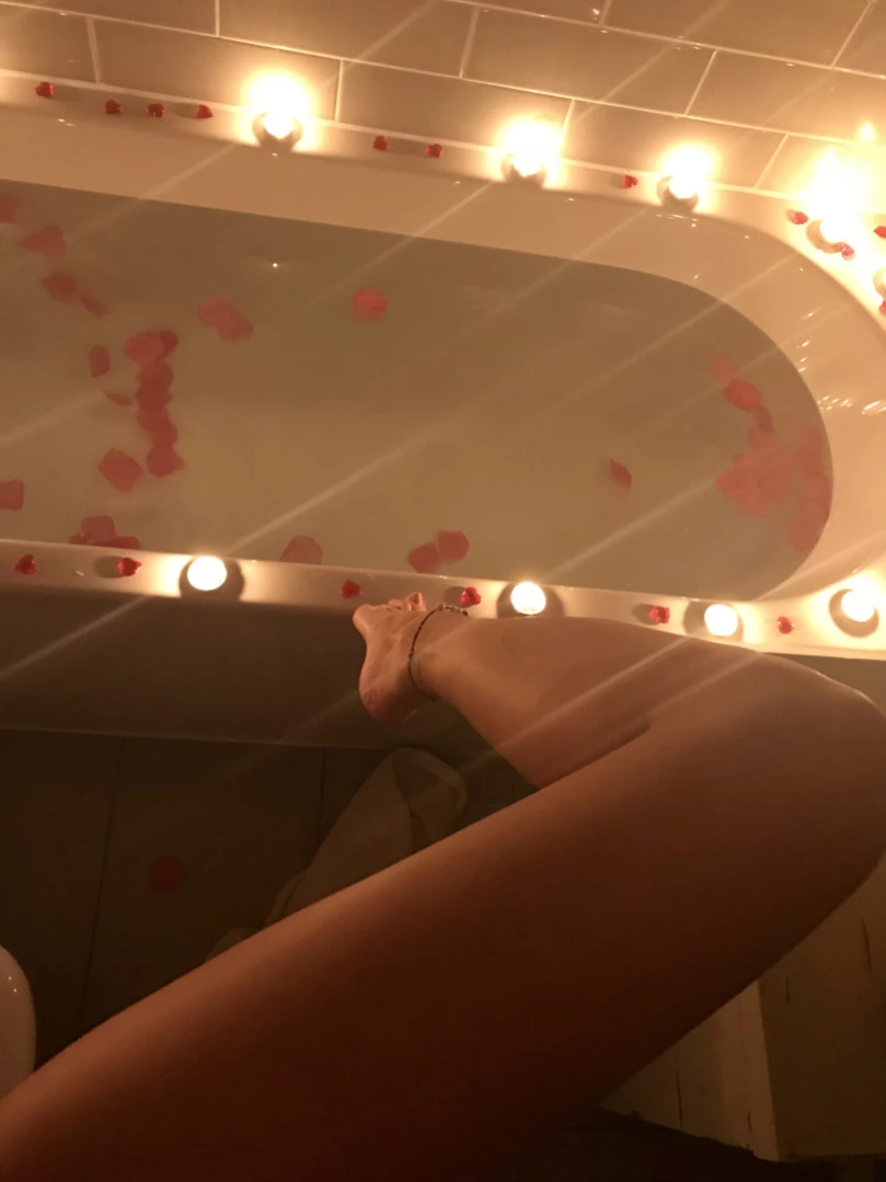 Kelly [ yourbombshellkel ] Onlyfans leaked photo 13162804 on Hotleaks.tv