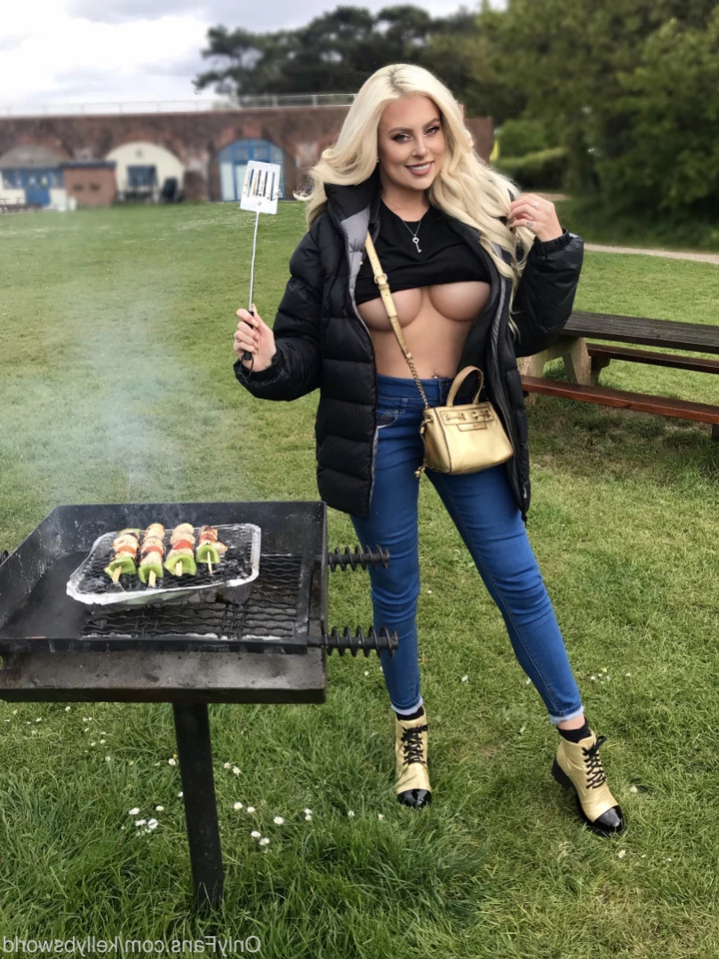 Kelly [ yourbombshellkel ] Onlyfans leaked photo 15741553 on Hotleaks.tv