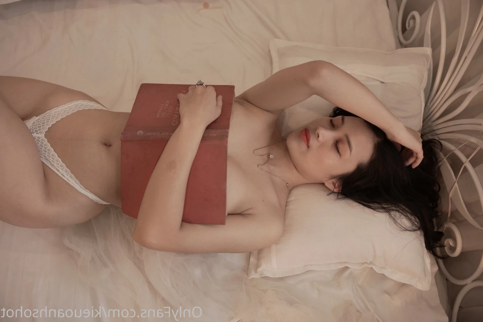 Kiều Oanh 💋 [ kieuoanhsohot ] Onlyfans leaked photo 8467618 on Hotleaks.tv