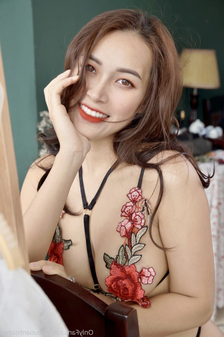 Kiều Oanh 💋 [ kieuoanhsohot ] Onlyfans leaked photo 8469982 on Hotleaks.tv