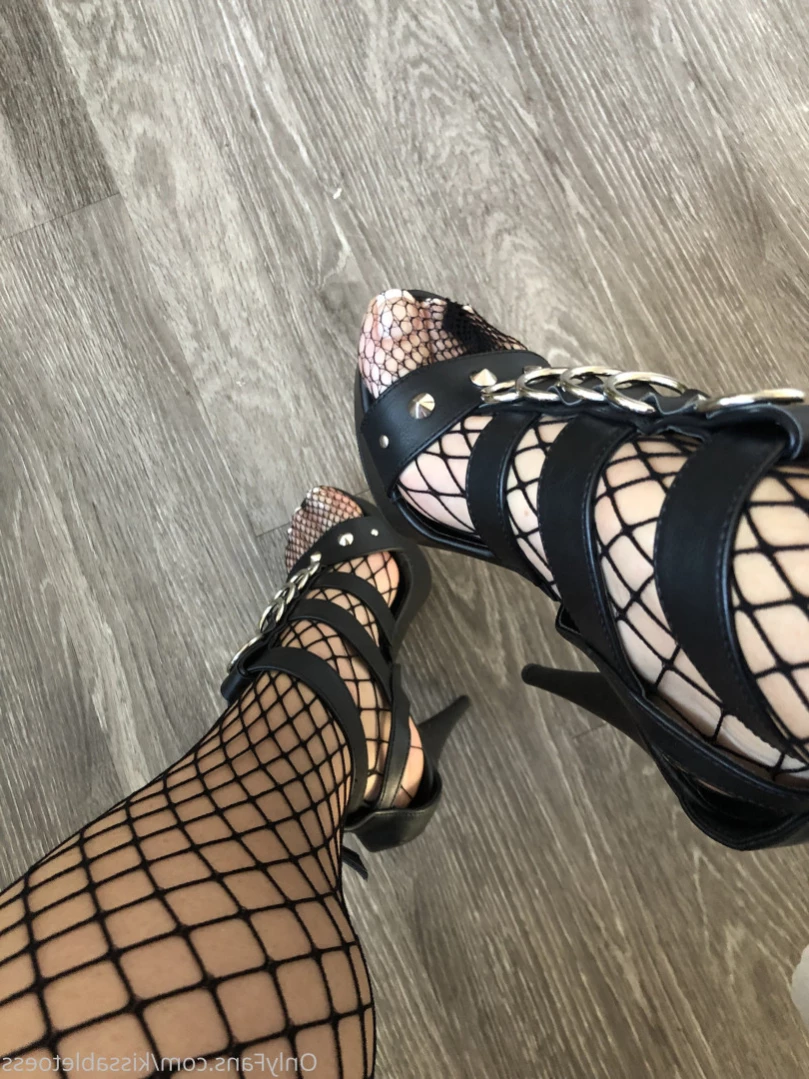Kissable Toes [ kissabletoess ] Onlyfans leaked photo 11520579 on Hotleaks.tv