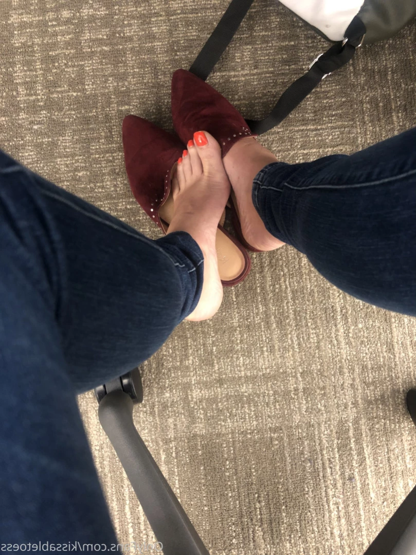 Kissable Toes [ kissabletoess ] Onlyfans leaked photo 11957817 on Hotleaks.tv