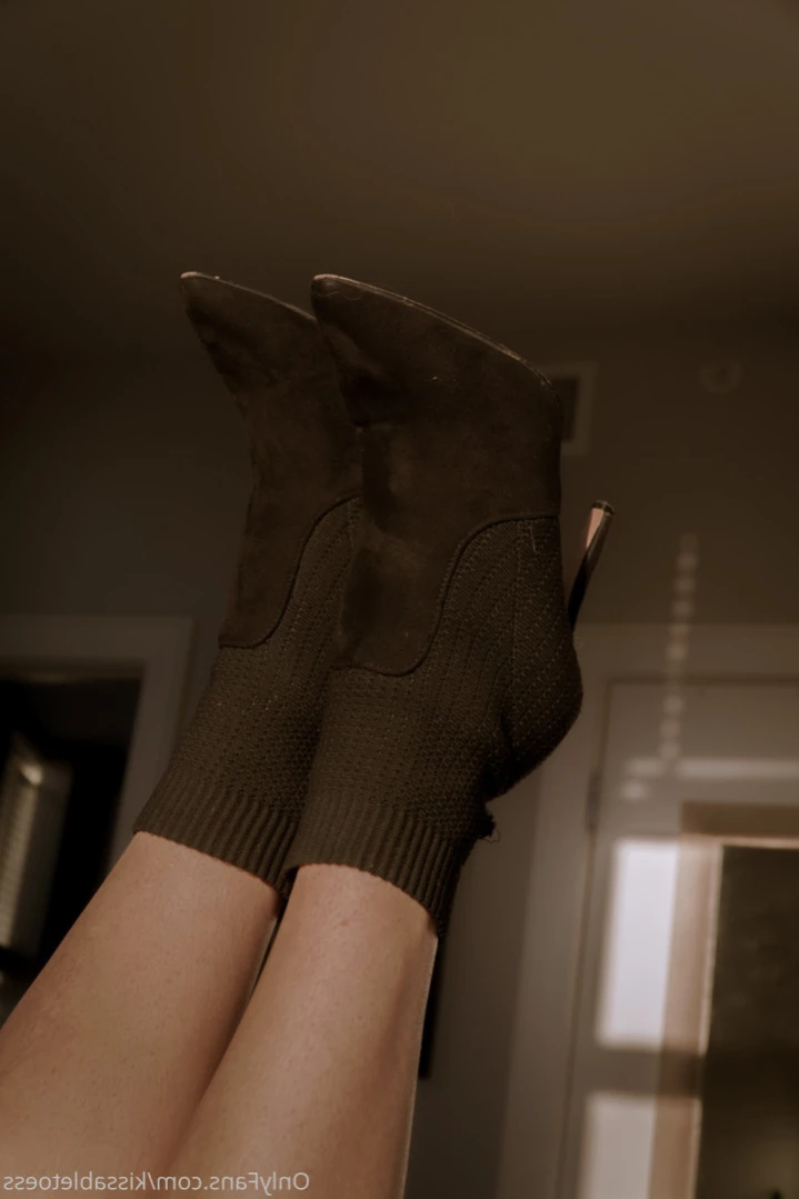 Kissable Toes [ kissabletoess ] Onlyfans leaked photo 12642134 on Hotleaks.tv