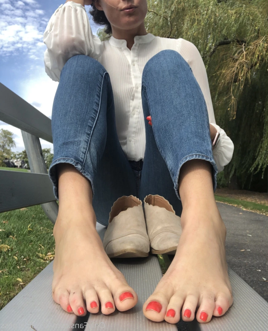 Kissable Toes [ kissabletoess ] Onlyfans leaked photo 12907634 on Hotleaks.tv