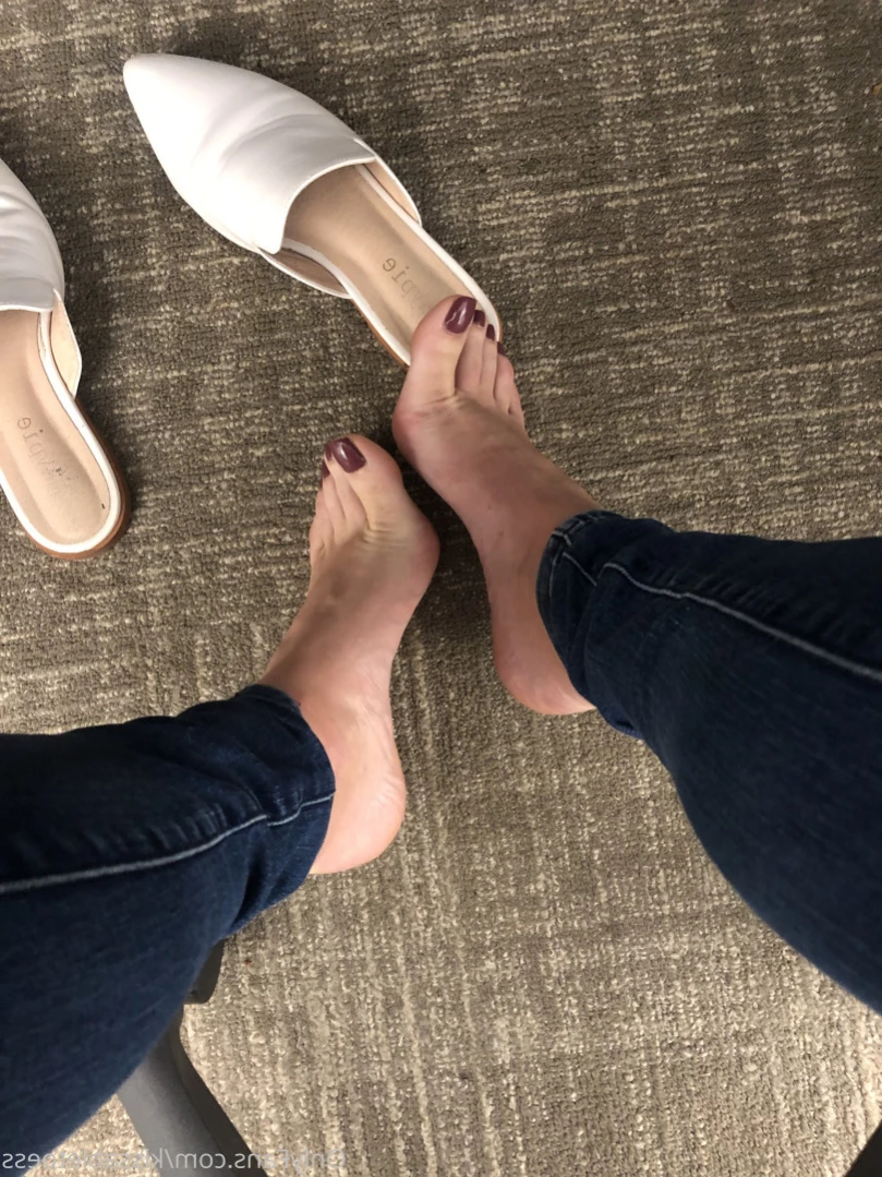 Kissable Toes [ kissabletoess ] Onlyfans leaked photo 13166334 on Hotleaks.tv