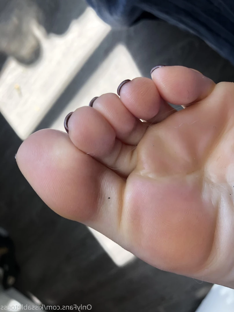 Kissable Toes [ kissabletoess ] Onlyfans leaked photo 14276073 on Hotleaks.tv