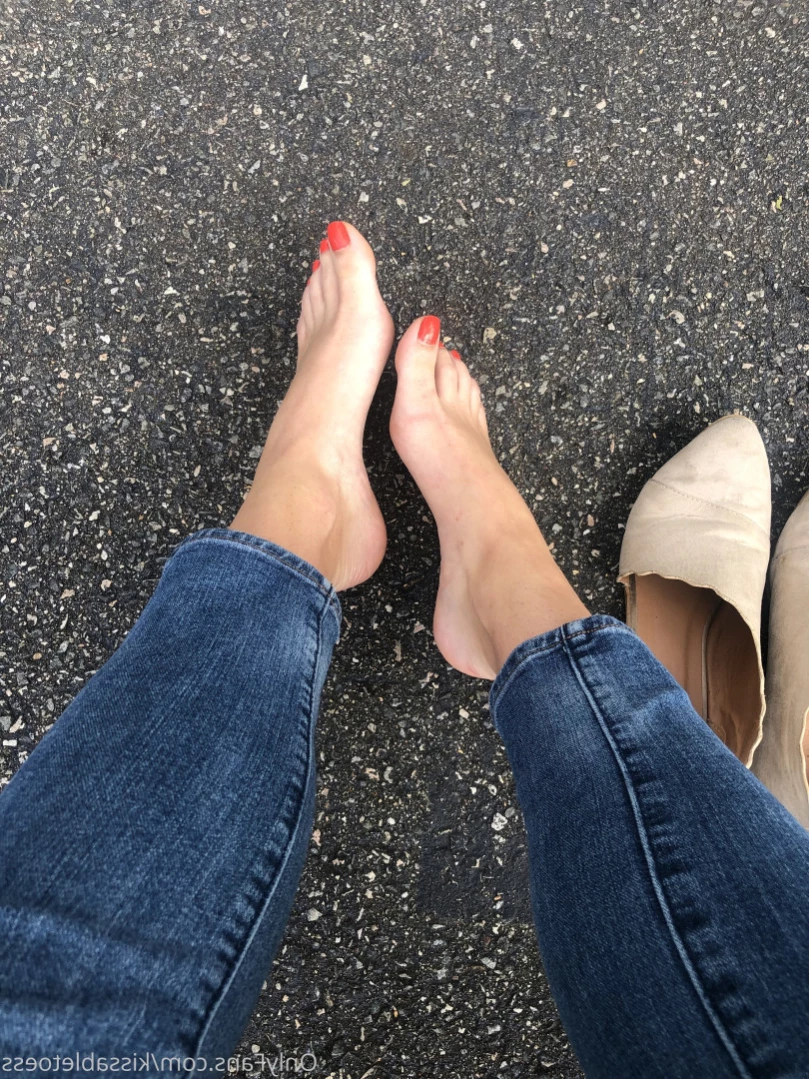 Kissable Toes [ kissabletoess ] Onlyfans leaked photo 14276460 on Hotleaks.tv