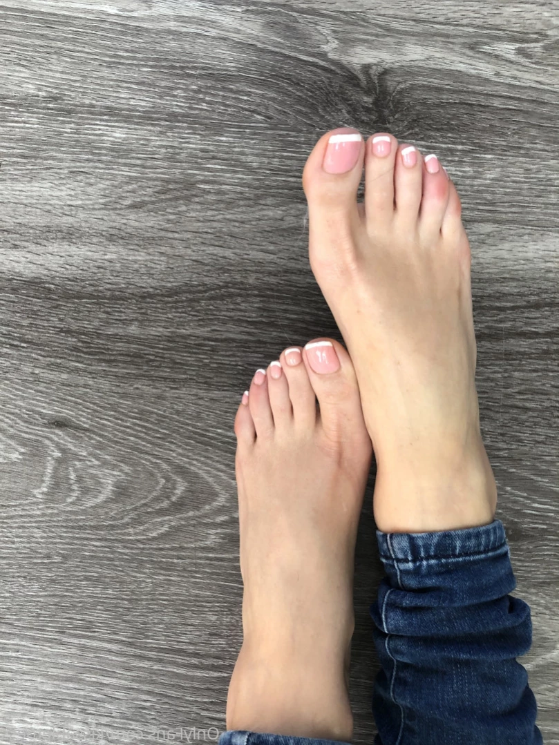 Kissable Toes [ kissabletoess ] Onlyfans leaked photo 15963048 on Hotleaks.tv