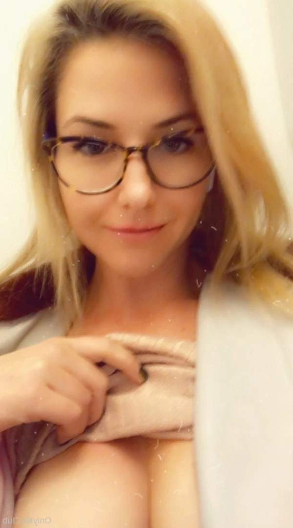 kit [ kitmercer ] Onlyfans leaked photo 8658476 on Hotleaks.tv