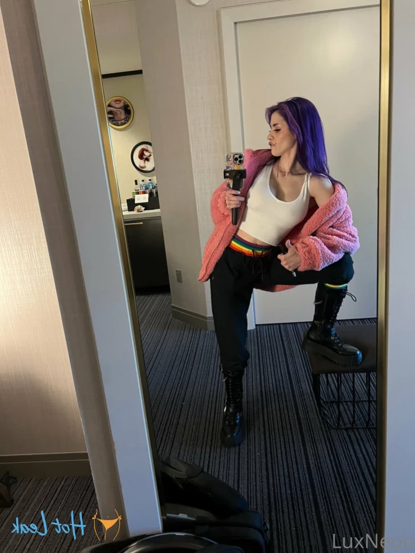 Busty Petite Lux [ luxneon ] Onlyfans leaked photo 11753238 on Hotleaks.tv