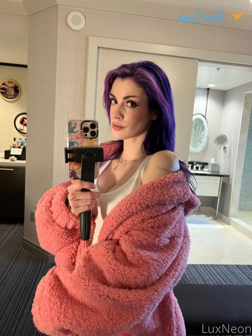Busty Petite Lux [ luxneon ] Onlyfans leaked photo 12815536 on Hotleaks.tv