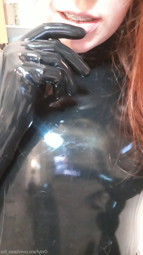 Latex Fox [ latex_fox ] Onlyfans leaked photo 8426851 on Hotleaks.tv