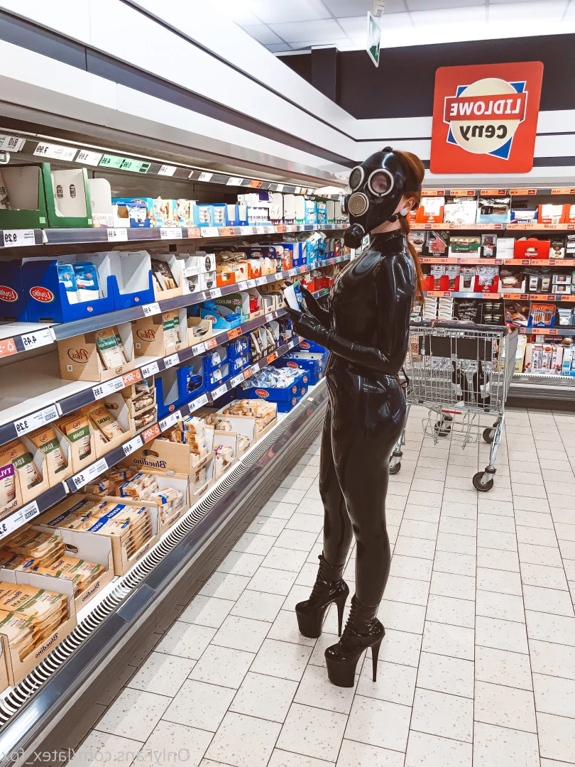Latex Fox [ latex_fox ] Onlyfans leaked photo 8428626 on Hotleaks.tv