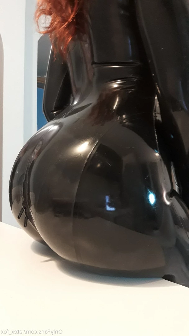 Latex Fox [ latex_fox ] Onlyfans leaked photo 8434505 on Hotleaks.tv