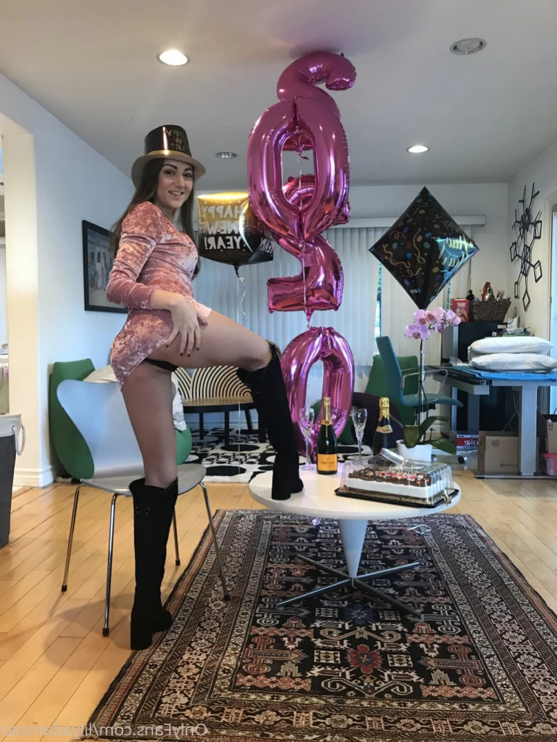 Lily Adams [ lilyadamsxo ] Onlyfans leaked photo 14476117 on Hotleaks.tv