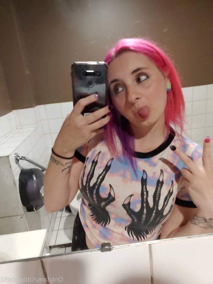 littlebrat92 Onlyfans leaked photo 10391659 on Hotleaks.tv