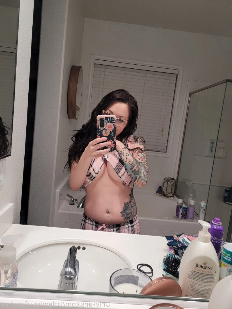 Little Miss JuliaXX [ littlemissjuliaxxfree ] Onlyfans leaked photo 10070481 on Hotleaks.tv